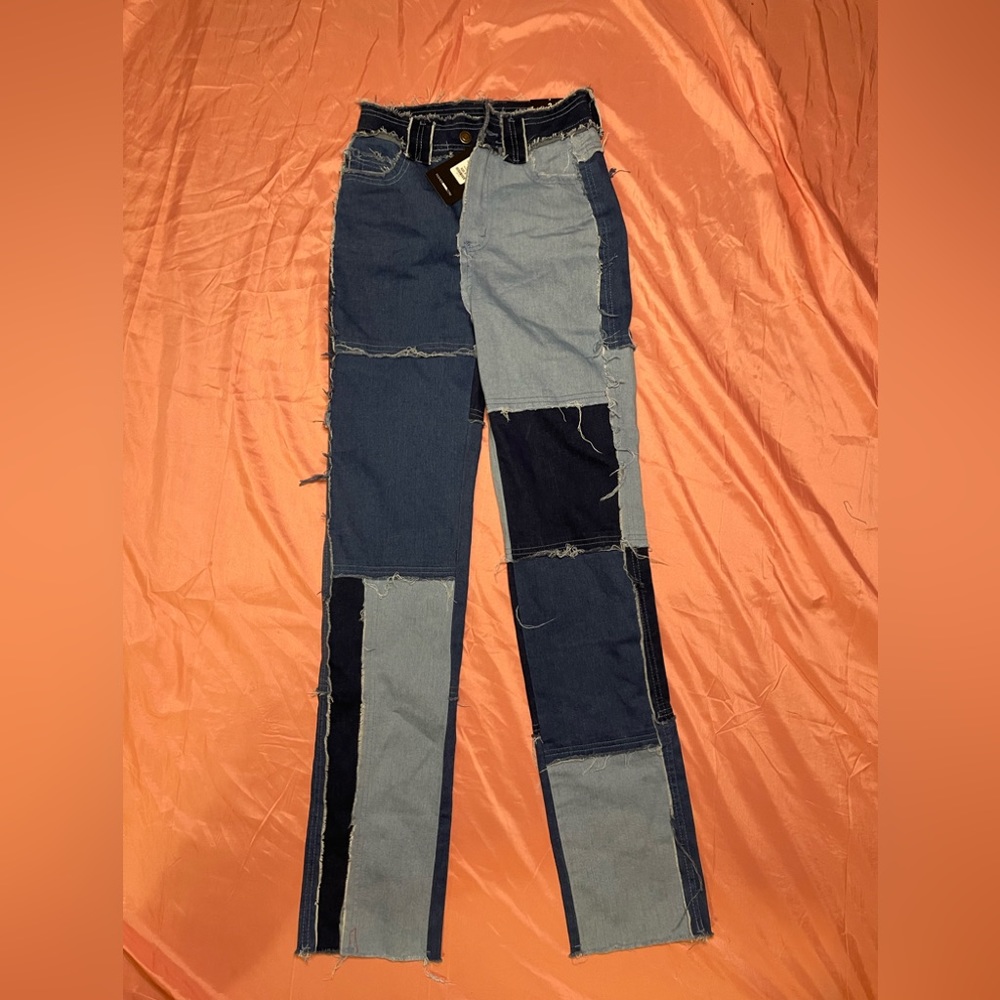 Fashion nova Jeans.